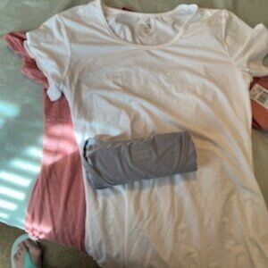 32 Degrees Cool T shirt pack (3) NWOB  M